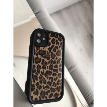 Черный противоударный чехол 12 iPhone с принтом леопардовым