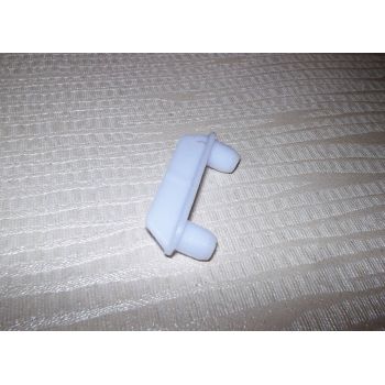 Направляющий нижний элемент на шкаф-купе