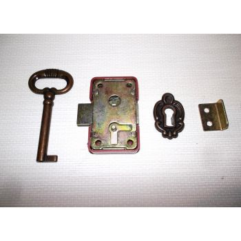 Замок в шкаф трехстворчатый